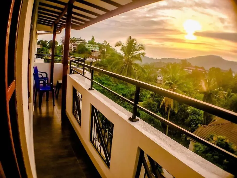 Saru Holiday Apartment - Upto 6 Guests كاندي