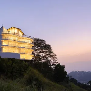 5* فندق The Summit